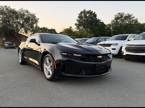 Used 2020 Chevrolet Camaro LT RWD image 1