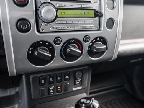 Used 2010 Toyota FJ Cruiser Base image 28