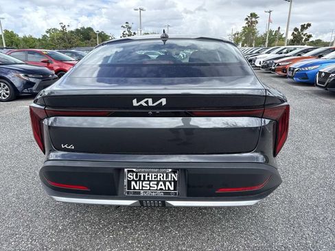 Used 2025 Kia K4 LXS image 5