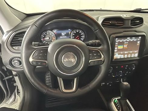 Used 2022 Jeep Renegade Latitude AWD/4WD image 14
