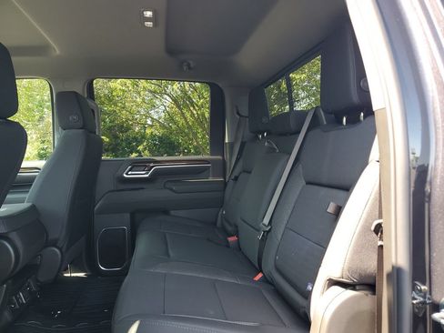 New 2026 GMC Sierra 2500 SLE w/ SLE Value Package; AWD/4WD image 10