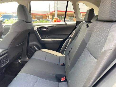 Used 2025 Toyota RAV4 XLE FWD image 10