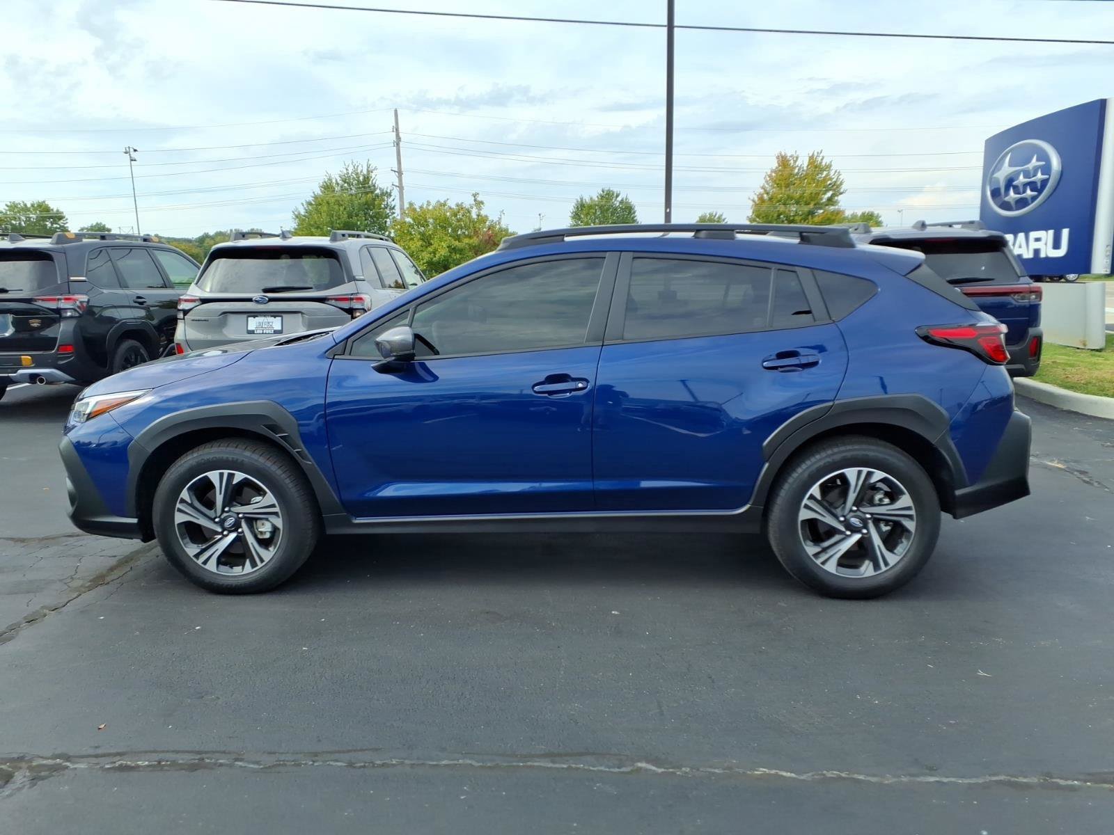 Used 2025 Subaru Crosstrek 2.5i Premium AWD/4WD image 4
