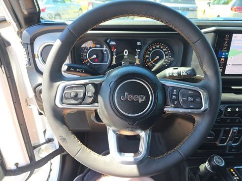 Used 2024 Jeep Wrangler Unlimited Sahara w/ Technology Group AWD/4WD image 16