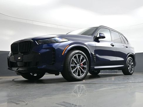 Used 2026 BMW X5 xDrive40i w/ M Sport Package image 32