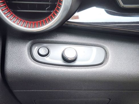 Used 2024 Chevrolet Trax RS FWD image 24