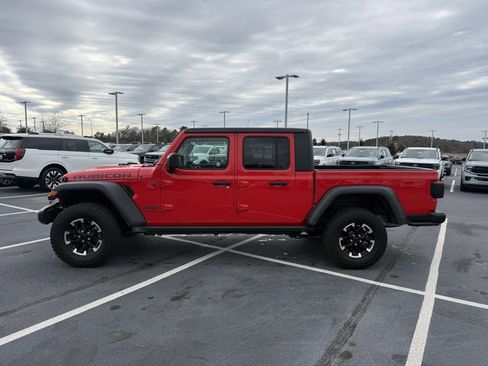 Used 2024 Jeep Gladiator Rubicon w/ Technology Group image 4
