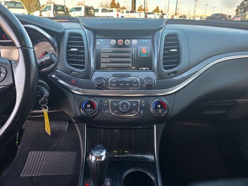 Used 2017 Chevrolet Impala LT image 21