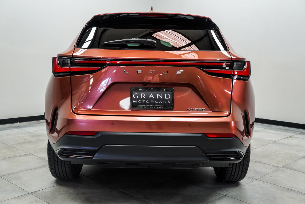 Used 2025 Lexus NX 250 FWD w/ Towing Package (2000 Lbs) image 10