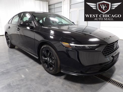 Used 2025 Honda Accord SE image 1