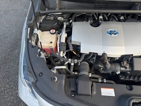 Used 2017 Toyota Prius Prime Advanced image 30