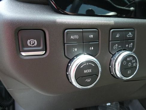 Certified 2026 GMC Sierra 1500 SLT w/ SLT Premium Plus Package AWD/4WD image 29