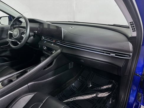 Used 2024 Hyundai Elantra Limited image 29