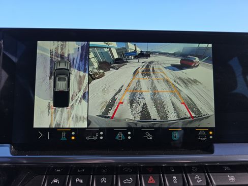 Used 2022 Chevrolet Silverado 1500 LTZ w/ Technology Package image 28