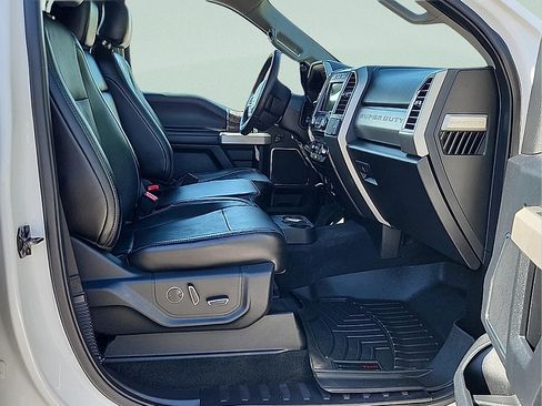 Used 2017 Ford F250 Lariat w/ Lariat Ultimate Package AWD/4WD image 10