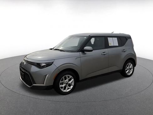 Used 2025 Kia Soul LX w/ LX Technology Package image 8