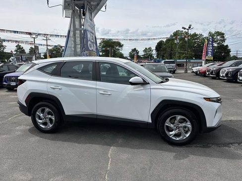 Used 2024 Hyundai Tucson SE AWD/4WD image 3