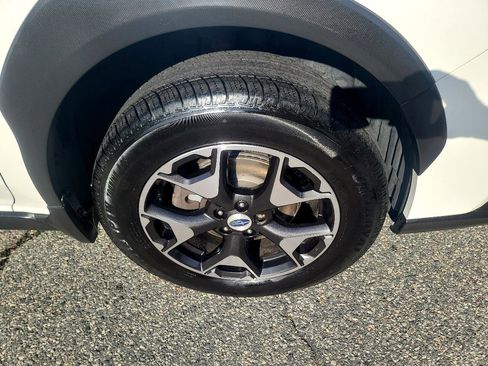 Used 2018 Subaru Crosstrek 2.0i Premium w/ Eyesight System image 22