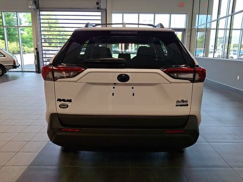 Used 2023 Toyota RAV4 AWD Hybrid image 5