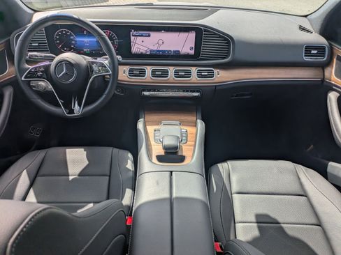Certified 2025 Mercedes-Benz GLE 450e 4MATIC image 2