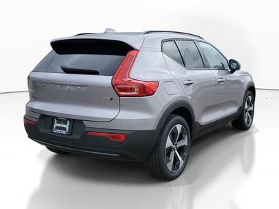 New 2026 Volvo XC40 B5 Plus w/ Protection Package Premier