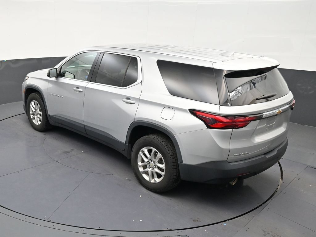 Used 2022 Chevrolet Traverse LS FWD image 13