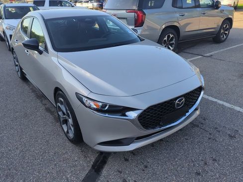Used 2025 MAZDA MAZDA3 s Sport FWD image 3