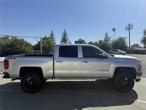 Used 2018 Chevrolet Silverado 1500 LTZ AWD/4WD image 5