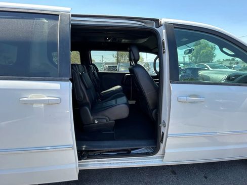 Used 2017 Dodge Grand Caravan GT image 12