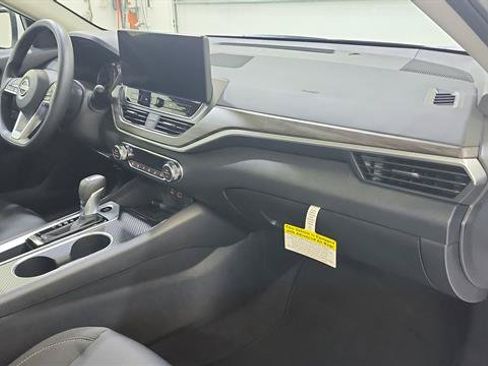 Certified 2023 Nissan Pathfinder SL w/ Black Appearance Package FWD image 52