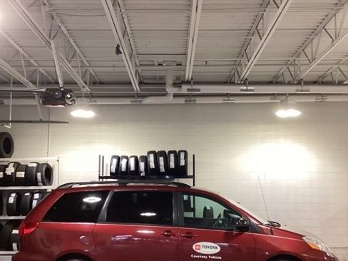 Used 2010 Toyota Sienna LE image 7