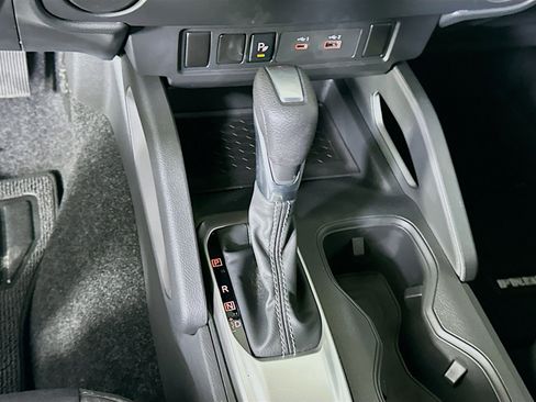 Used 2025 Nissan Frontier SV image 24