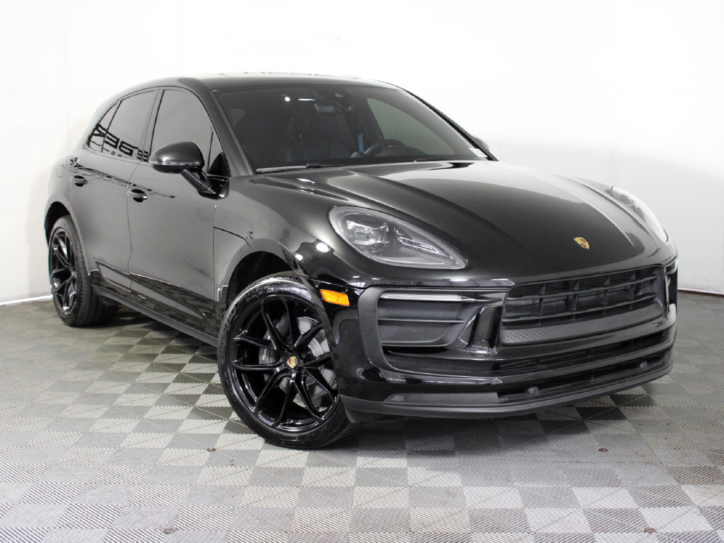 Certified 2022 Porsche Macan AWD/4WD image 9