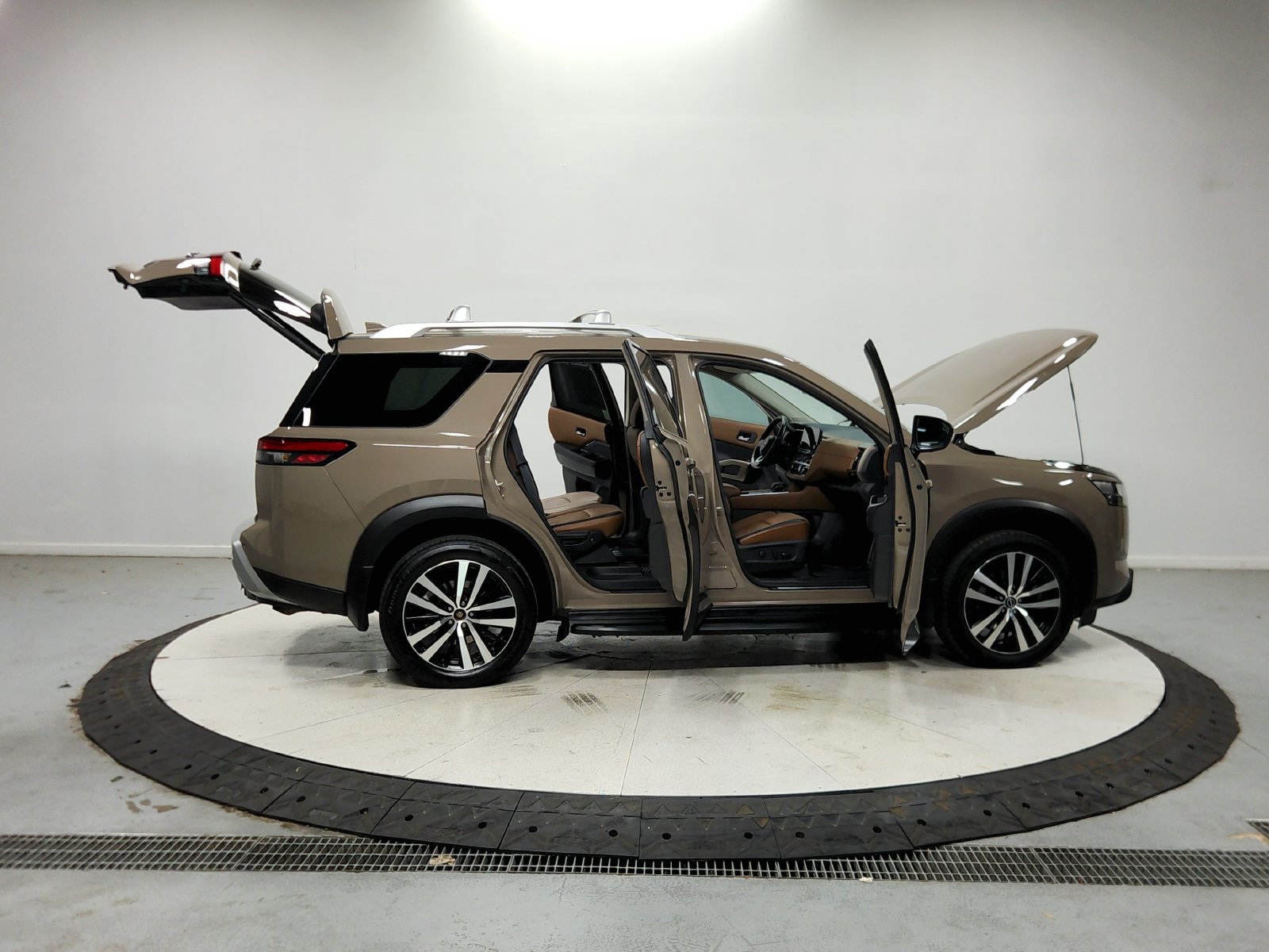 Used 2023 Nissan Pathfinder Platinum w/ Cargo Package AWD/4WD image 50