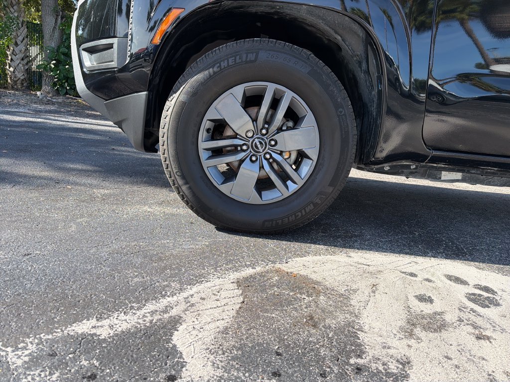 Used 2025 Nissan Frontier SV RWD image 9