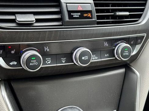 Used 2018 Honda Accord Touring image 20