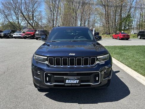 Used 2024 Jeep Grand Cherokee L Overland w/ Luxury Tech Group IV AWD/4WD image 3