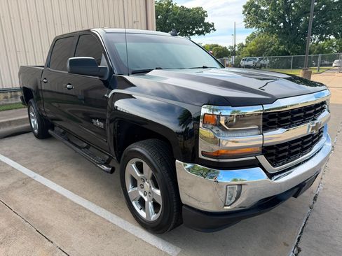 Used 2018 Chevrolet Silverado 1500 LT w/ Texas Edition RWD image 3