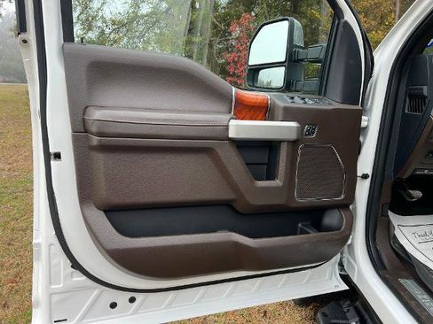 Used 2022 Ford F350 King Ranch w/ Chrome Package image 8