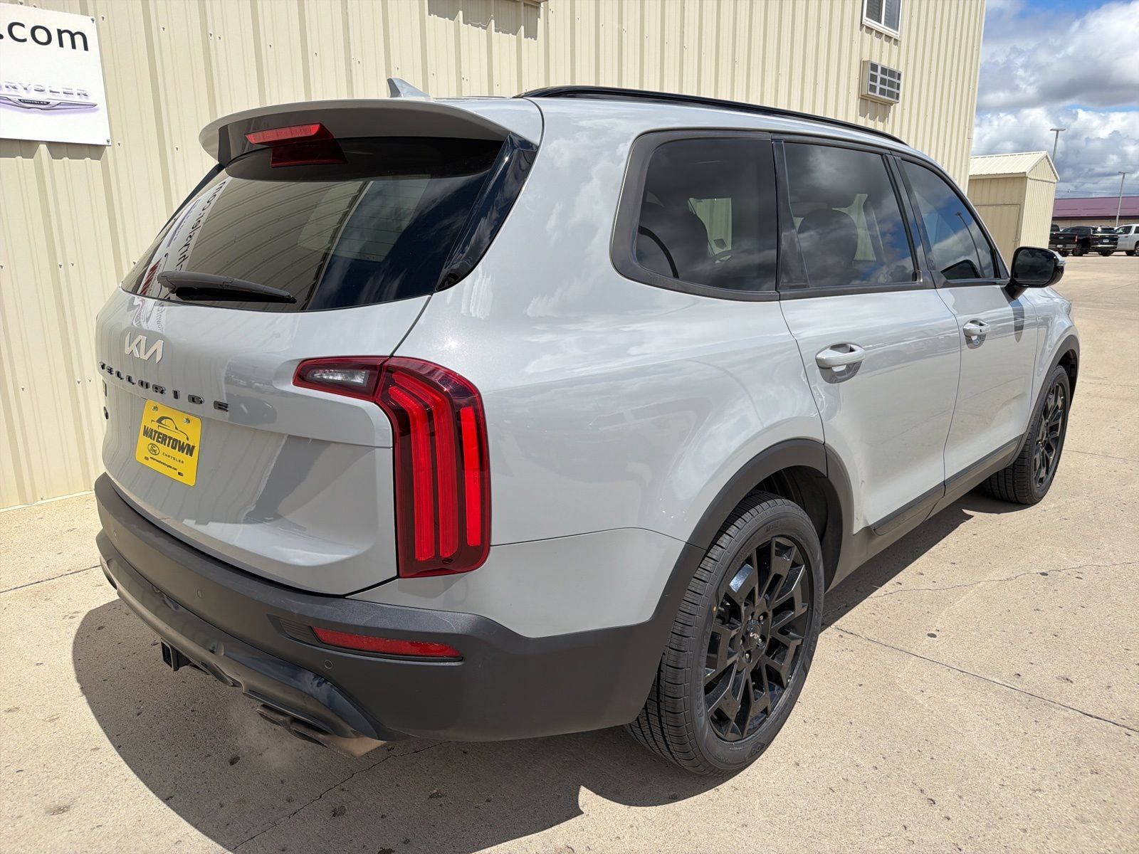 Used 2022 Kia Telluride SX w/ Nightfall Edition Package AWD/4WD image 7