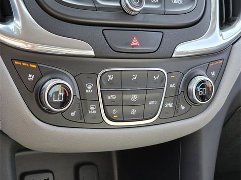 Used 2018 Chevrolet Equinox Premier image 28