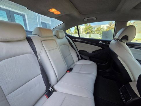 Used 2014 Kia Cadenza Premium w/ Technology Package image 30