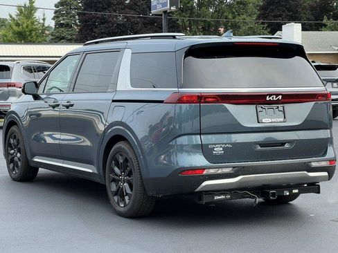 Used 2023 Kia Carnival SX FWD image 8