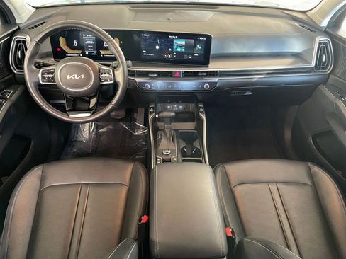 Used 2024 Kia Sorento S image 33