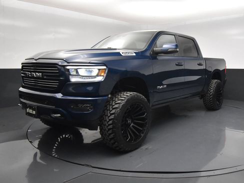 Used 2024 RAM 1500 Laramie AWD/4WD image 2
