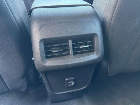 Used 2020 Chevrolet Equinox LT w/ Driver Convenience Package FWD image 23