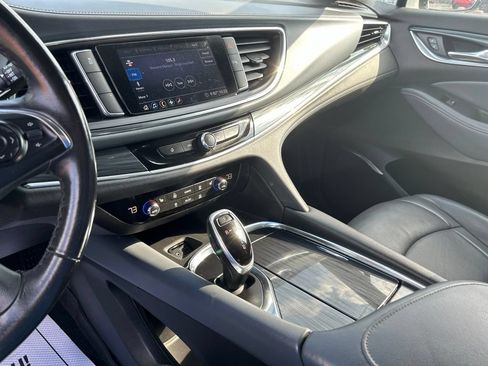 Used 2021 Buick Enclave Essence FWD image 26