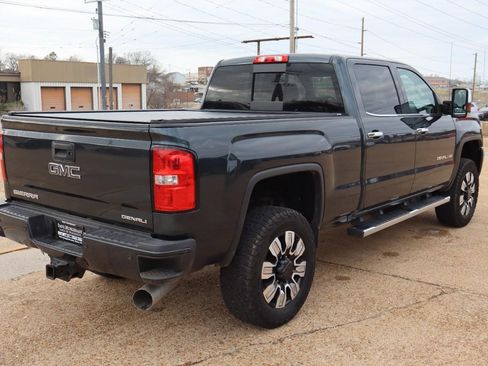 Used 2018 GMC Sierra 3500 Denali image 7