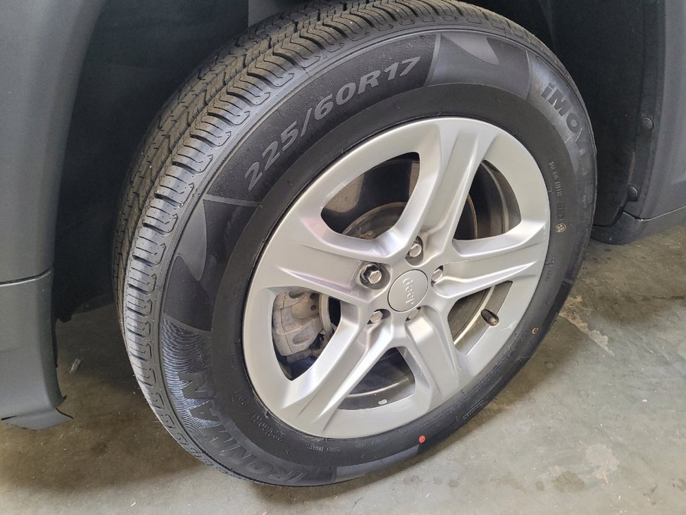 Used 2023 Jeep Compass Latitude AWD/4WD image 31
