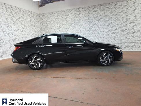 Used 2025 Hyundai Elantra SEL FWD image 7